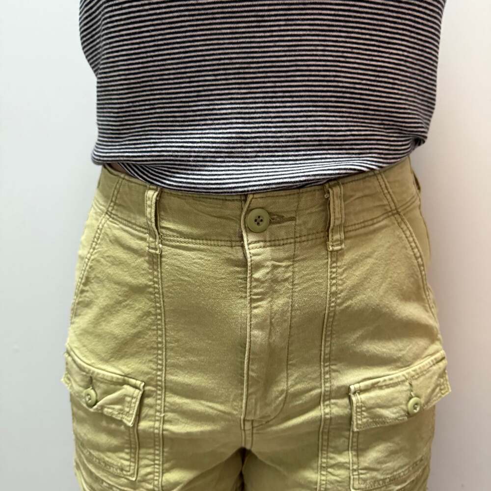 American Eagle Olive Green Highest Rise 90s Boyfriend Cargo Shorts Size 6